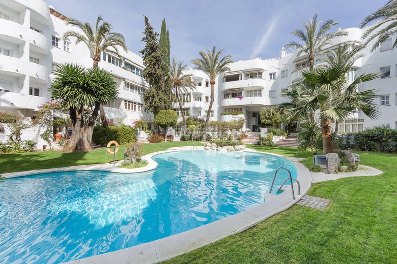 Foto 6ee5e634-4d2c-4207-a5d1-9ddef1c0c587. Àtic amb calefacció aparcament piscina a La Carolina - Guadalpín Marbella