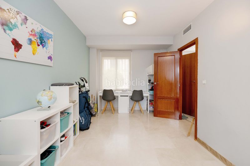 Foto 1c0c0c5c-bc9c-4b78-9427-ab7f32ea1f3d. Casa adossada amb xemeneia calefacció aparcament piscina a Marbella