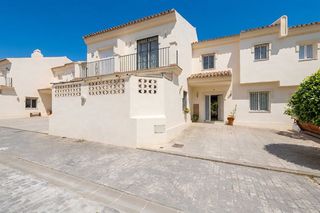 Casa a schiera  Calle la hacienda. Chalet adosado en hacienda san manuel, marbella