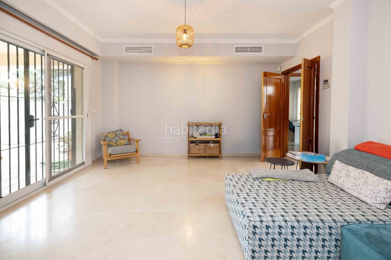 Foto 2f5228dd-0e52-4139-8307-99def7782ce7. Casa adossada amb xemeneia calefacció aparcament piscina a Marbella