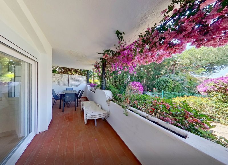 Foto 0335d836-07cd-46c5-9c69-8669665c7db4. Planta baixa amb piscina a Sierra Blanca Marbella