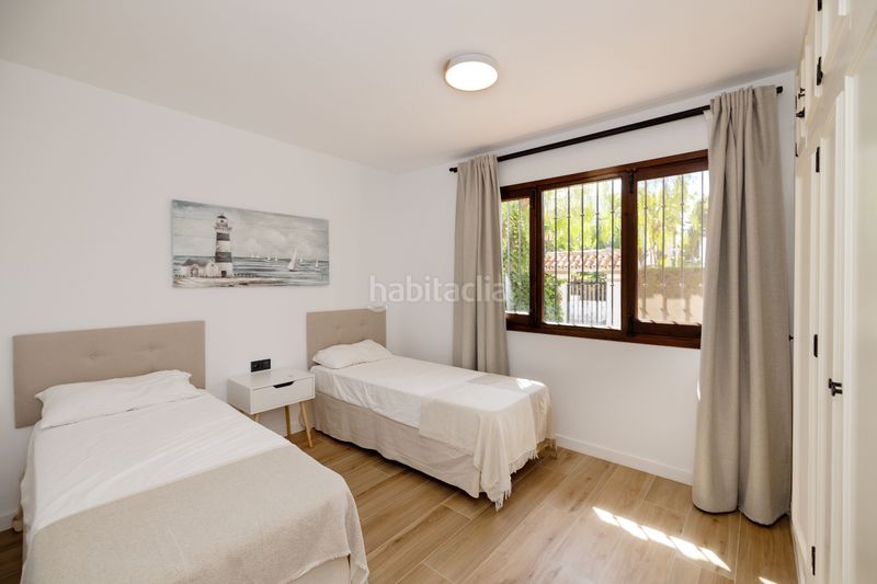 Foto e3a06c31-1706-4950-bad8-8bb2f64a6bc8. Planta baixa amb piscina a Sierra Blanca Marbella