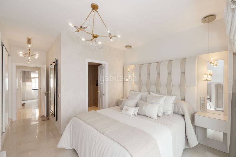 Foto 1bf2a4fe-e3cd-4df4-a2df-e91f567373f1. Àtic amb calefacció aparcament a Playa Bajadilla - Puertos Marbella