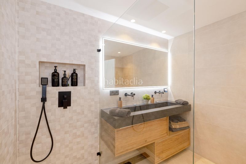 Foto 2e658925-b844-4144-8751-8b9e66a460ba. Àtic amb calefacció aparcament a Playa Bajadilla - Puertos Marbella