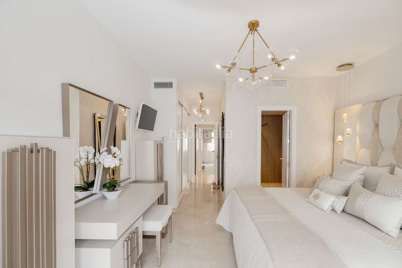 Foto bc106c90-7c73-4a2b-86e1-bd985ddd735c. Àtic amb calefacció aparcament a Playa Bajadilla - Puertos Marbella