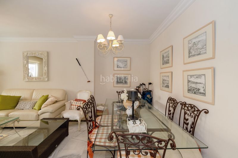 Foto 5d36f0d9-e4a8-402e-9254-897b31f96e7c. Planta baixa amb calefacció aparcament piscina a Marbella