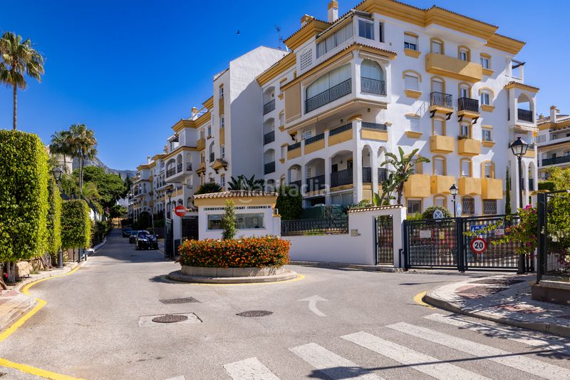 Foto 81f40bb4-6d8b-4c77-97fe-83a74d34d975. Planta baixa amb calefacció aparcament piscina a Marbella