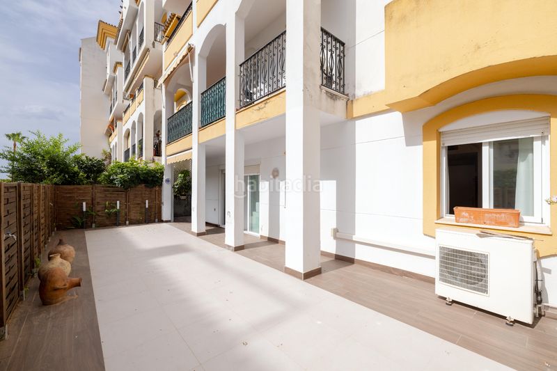 Foto 96ef22c8-f3c1-4d64-9b0d-22b3976f13e8. Planta baixa amb calefacció aparcament piscina a Marbella