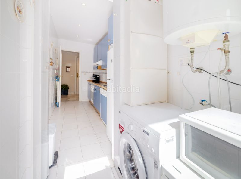 Foto b291b0e1-75c7-4afe-9e41-389f981e8a50. Planta baixa amb calefacció aparcament piscina a Marbella