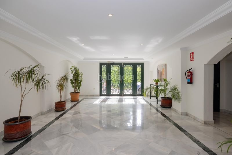 Foto c79f0f4c-df47-4d8b-8fe0-cb743c412544. Planta baixa amb calefacció aparcament piscina a Marbella
