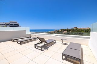 Piso  Carretera de lomas de marbella. Apartamento de lujo con impresionantes vistas