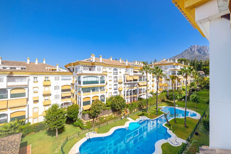 Foto a83d6bac-6dcf-4150-984e-47deeb5b7f6a. Àtic amb calefacció aparcament piscina a La Carolina - Guadalpín Marbella