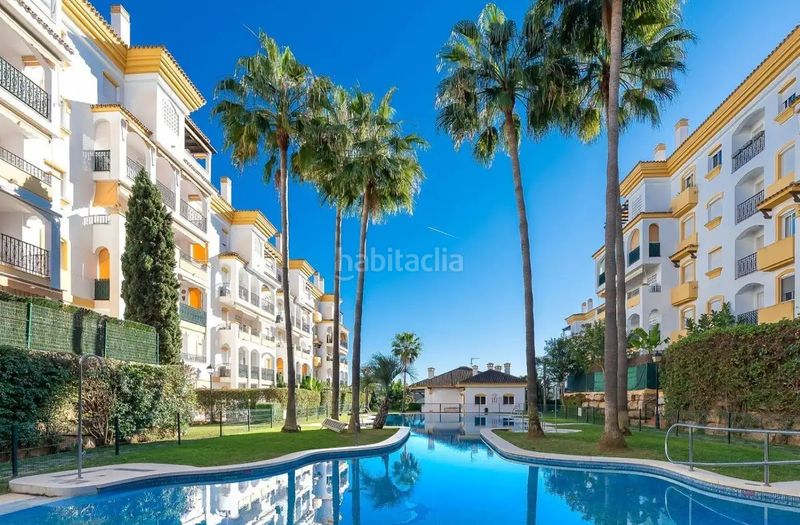 Foto c2090098-4f8d-4933-9644-abc5d059d851. Àtic amb calefacció aparcament piscina a La Carolina - Guadalpín Marbella