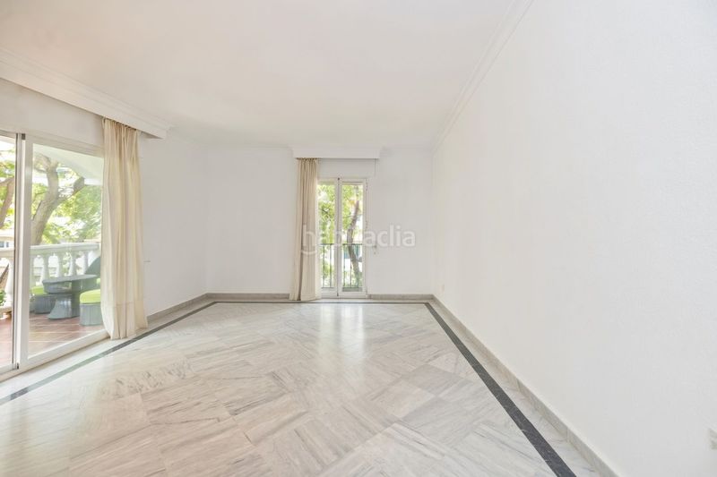 Foto 3bd08b67-da85-479d-9dae-e521ab83819b. Pis amb calefacció aparcament piscina a La Carolina - Guadalpín Marbella