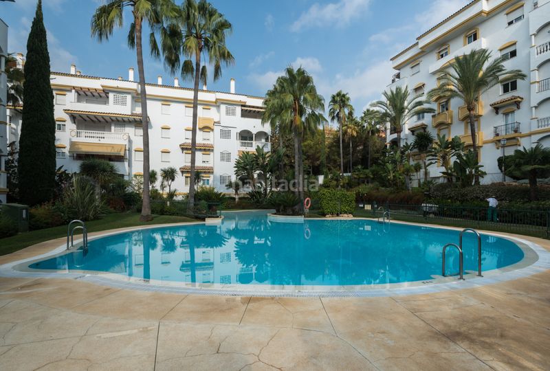 Foto e49b0b47-e0a8-4efc-b675-06847e538e1c. Pis amb calefacció aparcament piscina a La Carolina - Guadalpín Marbella