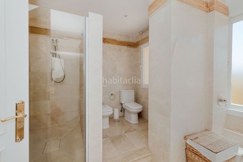 Foto 129103c9-1cac-4a0f-8182-9c99355ef5d2. Àtic amb calefacció aparcament piscina a Río Real Marbella