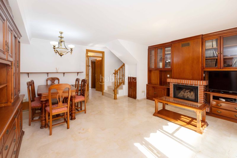 Foto 5d3ef676-2bd5-4aca-8c17-100c4490fe41. Casa adossada amb xemeneia a Valdeolletas - Las Cancelas - Xarblanca Marbella