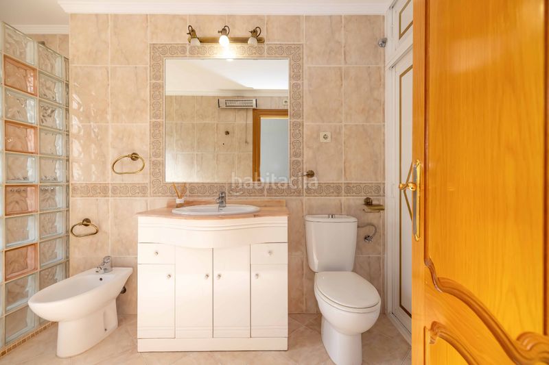 Foto 82f5a71b-dbdc-49c5-9092-765999327087. Casa adossada amb xemeneia a Valdeolletas - Las Cancelas - Xarblanca Marbella