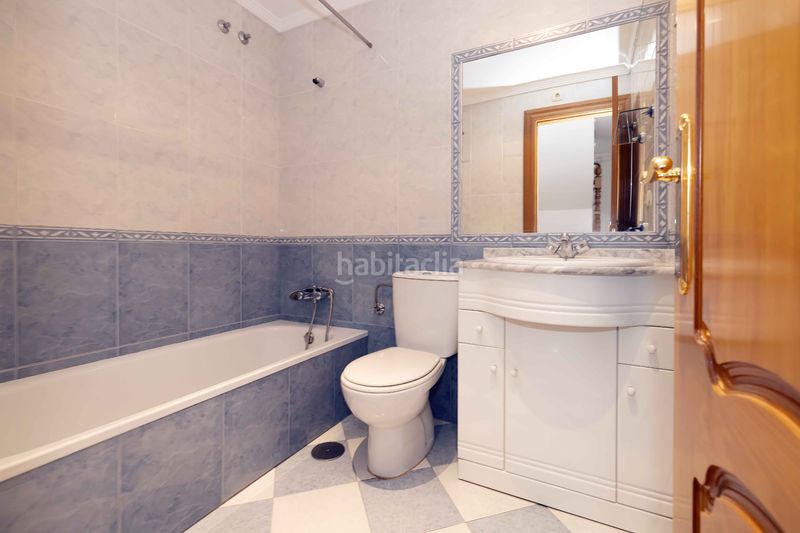 Foto 9452c8fa-2d33-48be-b267-2fff5f5b88e9. Casa adossada amb xemeneia a Valdeolletas - Las Cancelas - Xarblanca Marbella