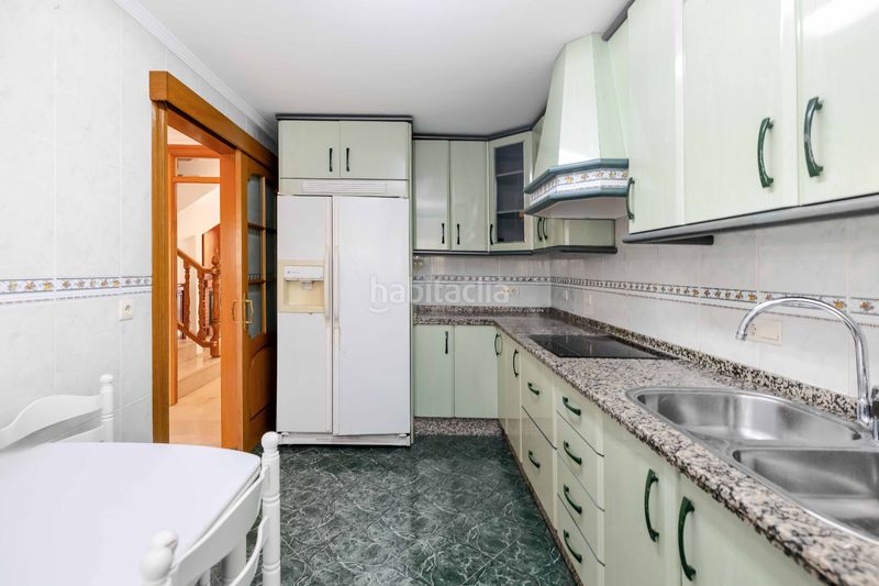 Foto 993ea10f-6497-447c-9508-cabf34fd2c7f. Casa adossada amb xemeneia a Valdeolletas - Las Cancelas - Xarblanca Marbella