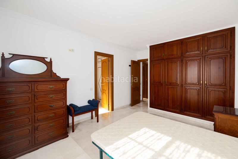 Foto f4c61c9c-50c5-42c0-a3b8-31092167eb35. Casa adossada amb xemeneia a Valdeolletas - Las Cancelas - Xarblanca Marbella