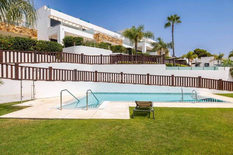 Foto 5d795b16-b8d2-45d1-af69-f347a5219cd5. Casa adossada amb calefacció aparcament piscina a Marbella