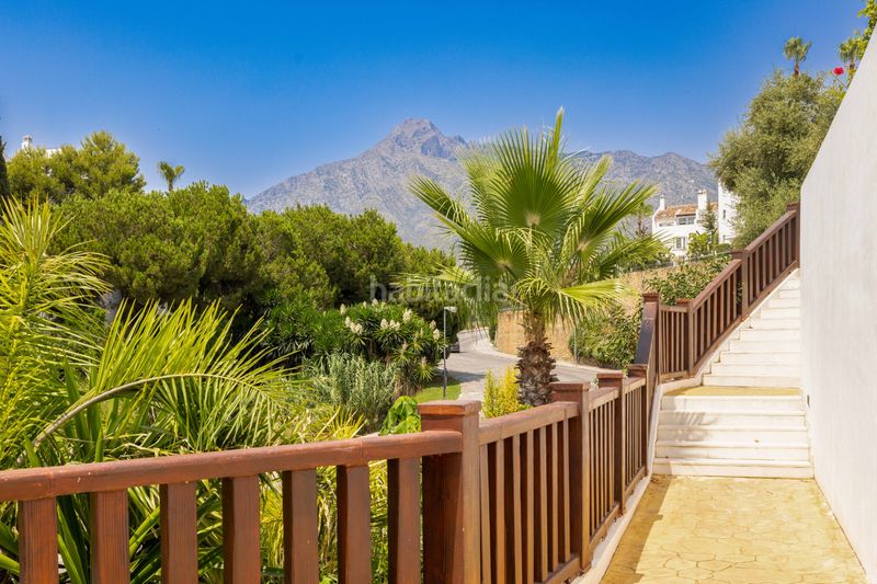 Foto 854deb7b-8c17-4490-9909-88c83844ad5a. Casa adossada amb calefacció aparcament piscina a Marbella
