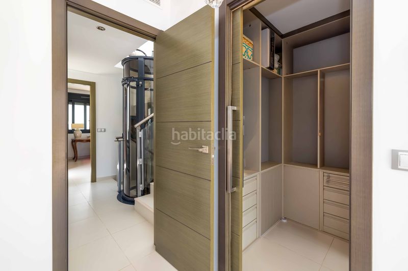 Foto 95877975-e222-4946-9b0c-b6d1e22aac27. Casa adossada amb calefacció aparcament piscina a Marbella