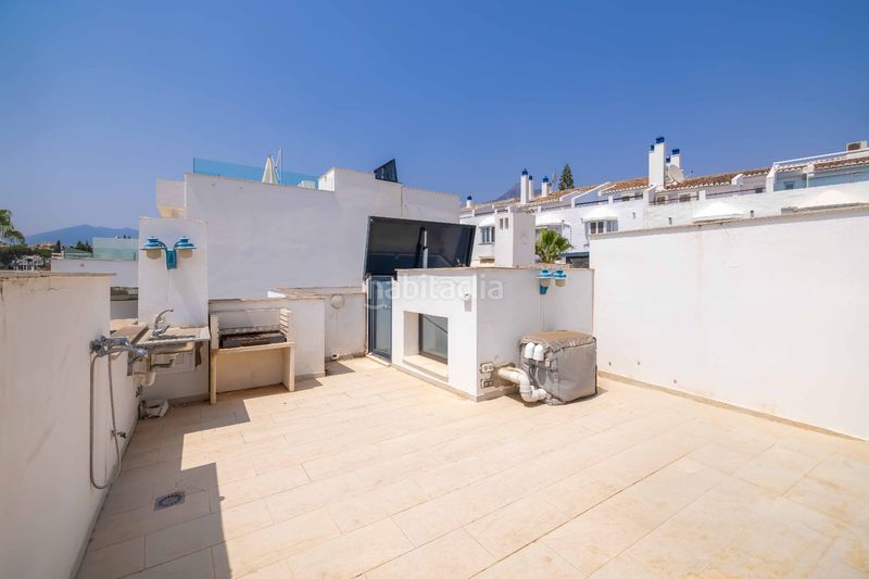 Foto 95f4fce7-8e2b-4154-a1e8-323f13890790. Casa adossada amb calefacció aparcament piscina a Marbella
