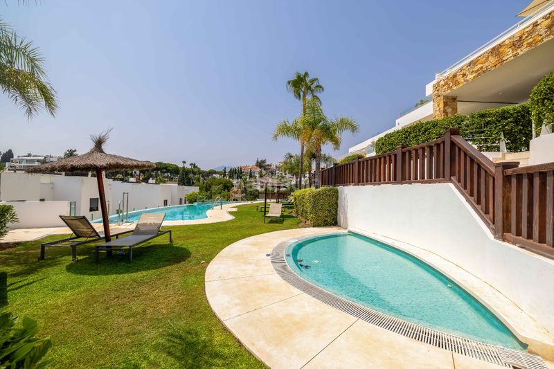Foto 9beb7ebc-b13c-4005-983f-557393e52072. Casa adossada amb calefacció aparcament piscina a Marbella