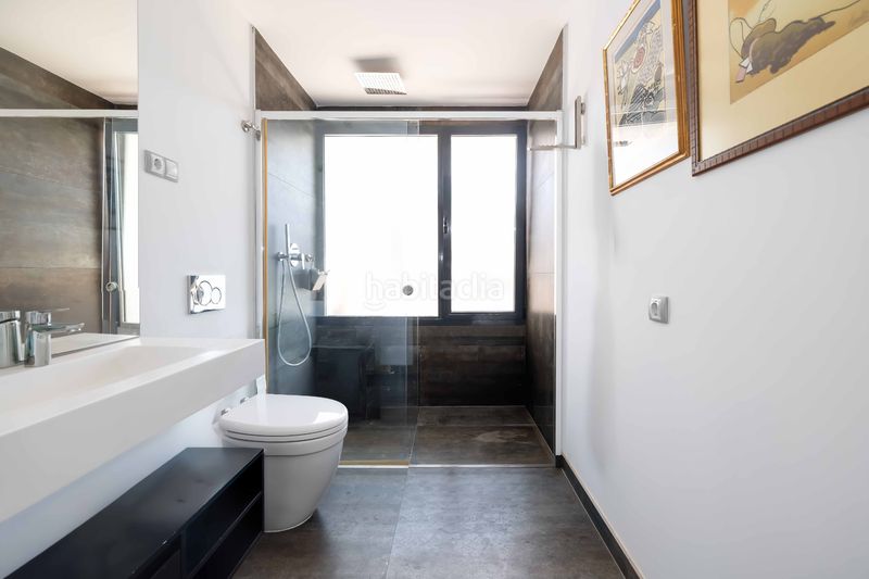 Foto a0389383-f0be-4f9e-91ff-938266b074eb. Casa adossada amb calefacció aparcament piscina a Marbella