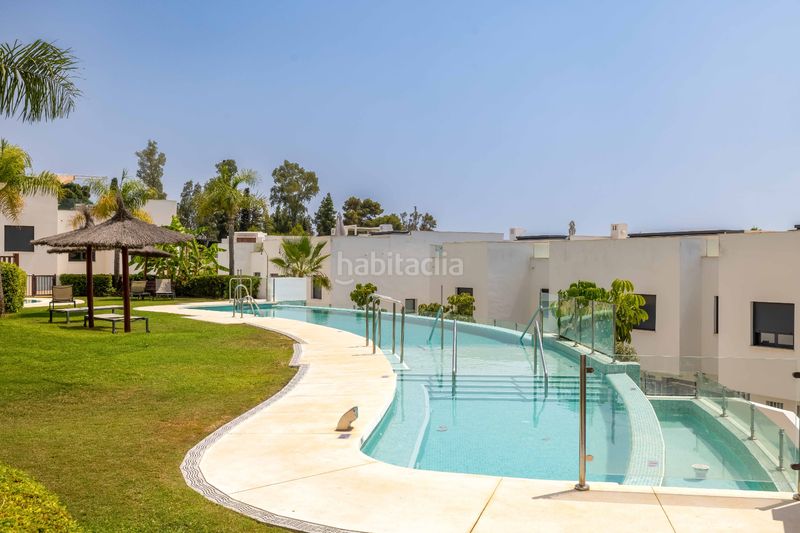 Foto c9361e85-8148-4784-8f4e-dc1bbe3e96df. Casa adossada amb calefacció aparcament piscina a Marbella