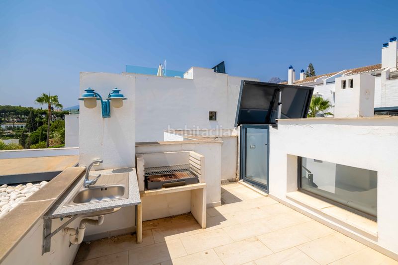 Foto ea1fe11c-a334-4d20-9079-305041771be4. Casa adossada amb calefacció aparcament piscina a Marbella