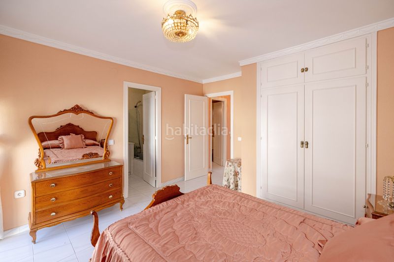 Foto 05f67a4a-35f0-42d8-95a9-ee354fa9c03a. Casa adossada amb xemeneia aparcament a Torrecilla - La Cañada Marbella