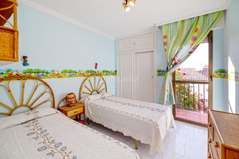 Foto 70b3a9aa-56da-43c7-b06e-5bb77e447b69. Casa adossada amb xemeneia aparcament a Torrecilla - La Cañada Marbella