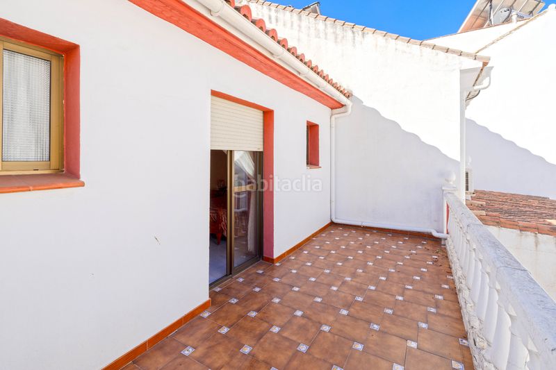 Foto 79be6a0d-9944-4cb5-87e9-80ef8245e28b. Casa adossada amb xemeneia aparcament a Torrecilla - La Cañada Marbella