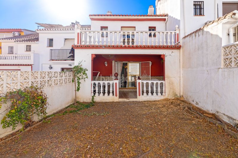 Foto 99bcbcd7-5983-4dfe-b8e3-4d9e04274de7. Casa adossada amb xemeneia aparcament a Torrecilla - La Cañada Marbella