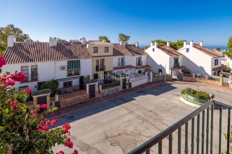 Foto c46a9fac-ca9f-42d7-99a5-b56d4a6d1d78. Casa adossada amb xemeneia aparcament a Torrecilla - La Cañada Marbella