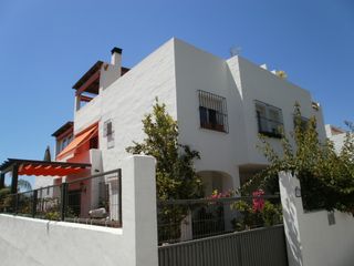 Casa aparellada a Nagüeles Alto