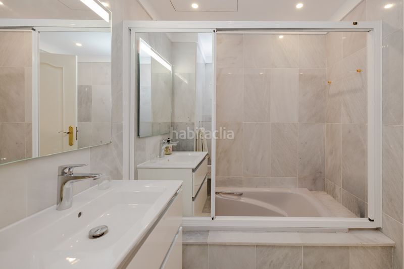 Foto 4ccb9763-f1df-4722-bdc3-9d79238050e7. Pis amb calefacció aparcament a Playa Bajadilla - Puertos Marbella