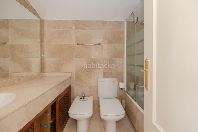 Foto be25ae02-6aec-4086-8600-22d4744c5860. Àtic amb calefacció aparcament piscina a La Carolina - Guadalpín Marbella