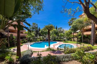 Piso  Arrabal la caridad. Apartamento en milla de oro - nagüeles
