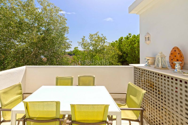 Foto 9022095d-c7a0-48c9-abec-f11ef2f5e2d6. Pis amb xemeneia calefacció piscina a Elviria Marbella