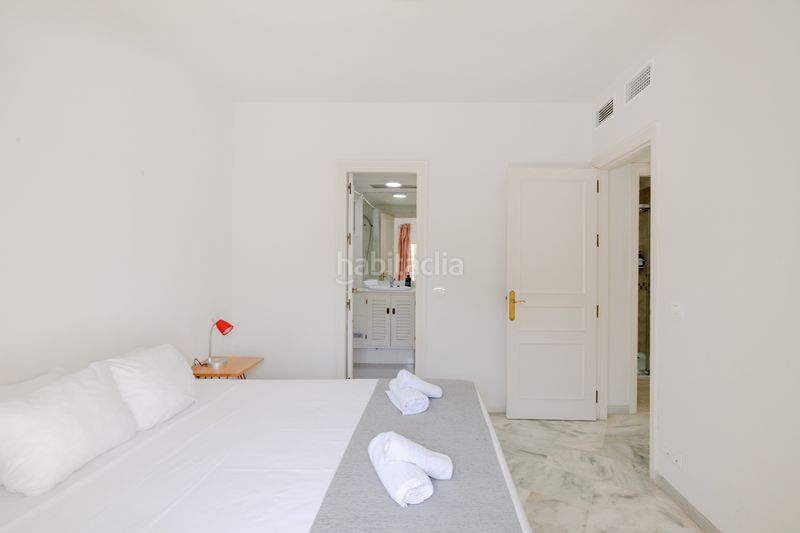 Foto d401f385-6925-4774-b761-151ce7864423. Pis amb xemeneia calefacció piscina a Elviria Marbella