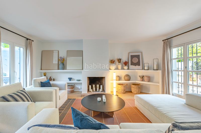 Foto ab872c62-ffd3-4ac0-aa12-d4503831d2d9. Casa adossada amb xemeneia calefacció a La Carolina - Guadalpín Marbella