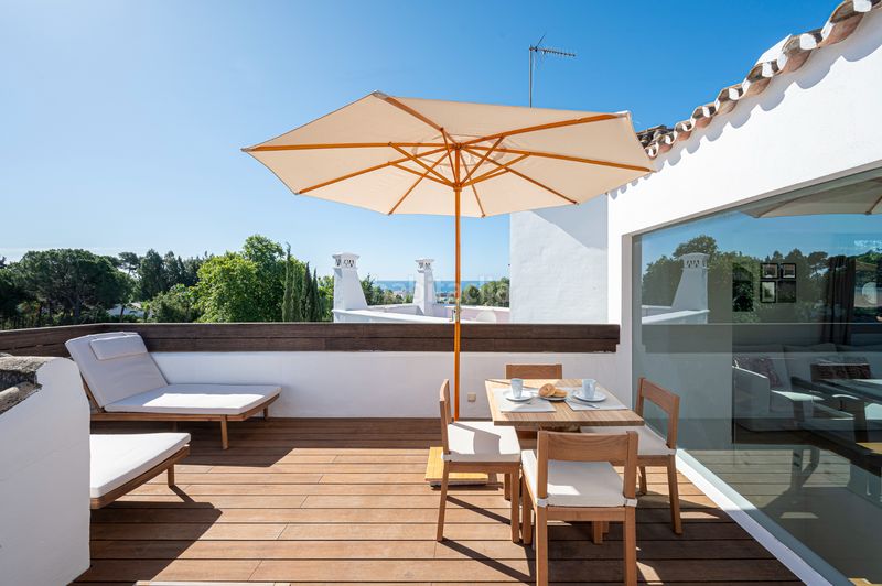 Foto c0e8edb0-7368-43ea-b5b7-083d64c73846. Casa adossada amb xemeneia calefacció a La Carolina - Guadalpín Marbella
