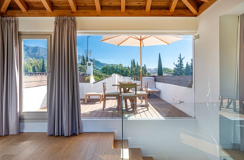 Foto c8658bda-770b-437e-abf1-fecf254c595b. Casa adossada amb xemeneia calefacció a La Carolina - Guadalpín Marbella