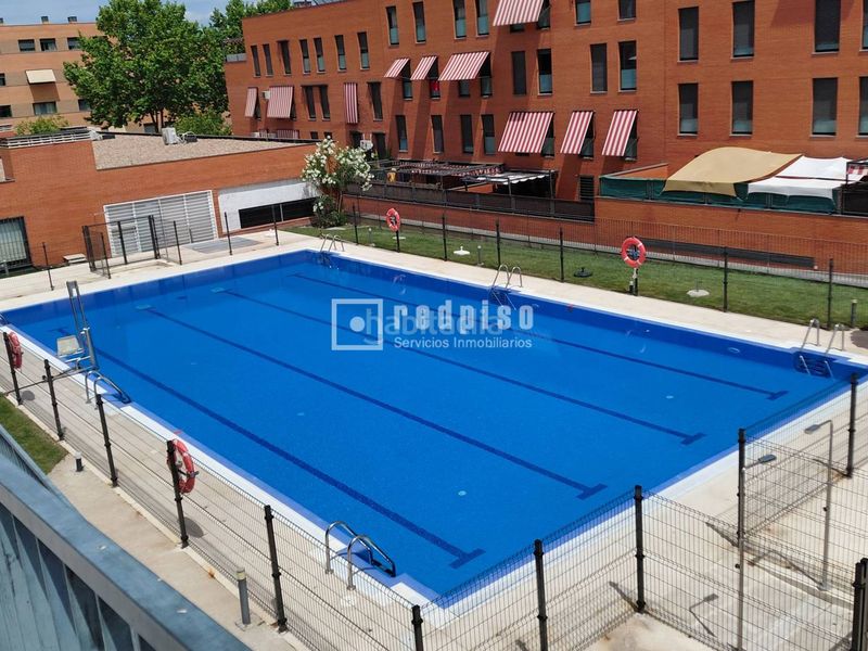 Foto 5b60f65f-57ec-4c9a-9d4e-75a5bf72a94d. Pis amb calefacció aparcament piscina a Miramadrid Paracuellos de Jarama