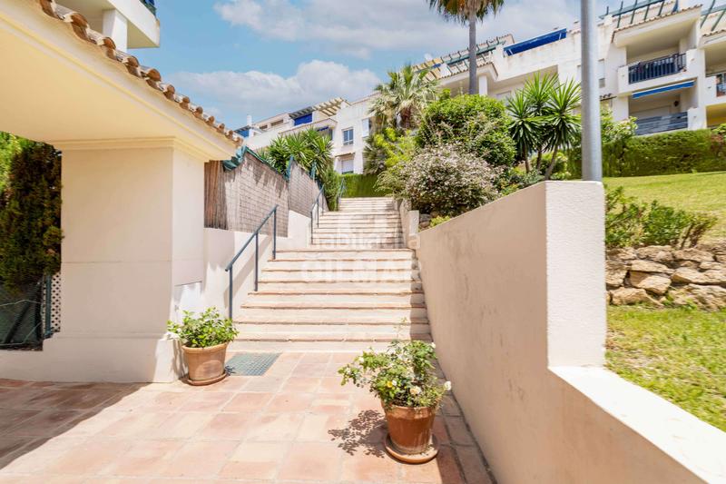 Foto 91fca27d-1b4c-42ed-9d42-cbdfdec7a658. Attique avec chauffage parking piscine dans Nueva Andalucía centro Marbella