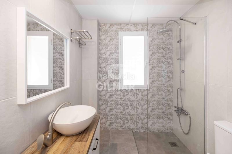 Foto de677563-85df-457c-a764-bc78b53f2c47. Attique avec chauffage parking piscine dans Nueva Andalucía centro Marbella